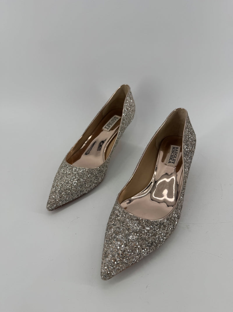 Badgley Mischka Silver Point Kitten Heels Size 8