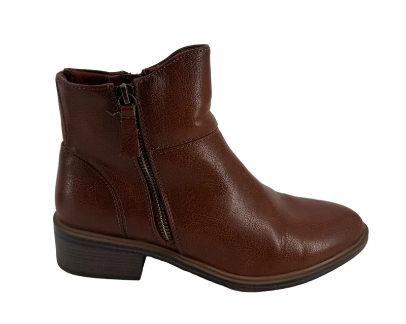 Baretraps Alona Brown Ankle Boot Size 6.5