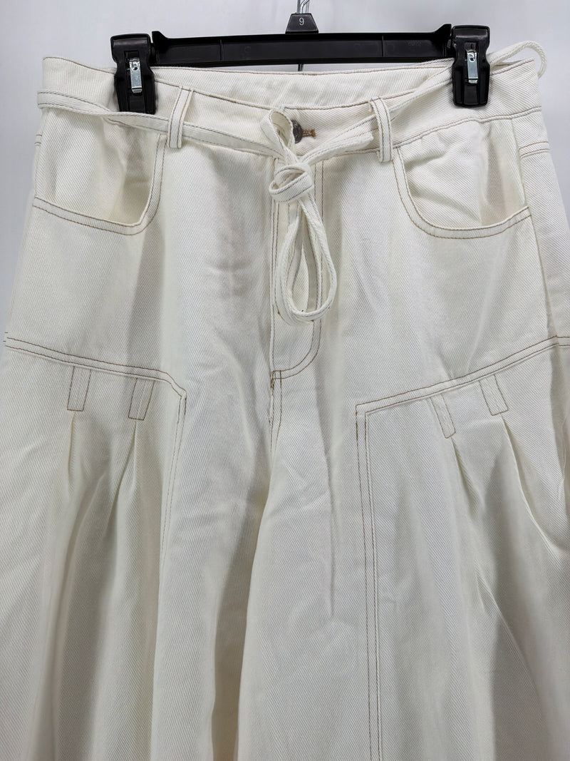 Free Market White Wide Leg Stretch Denim Size Large
